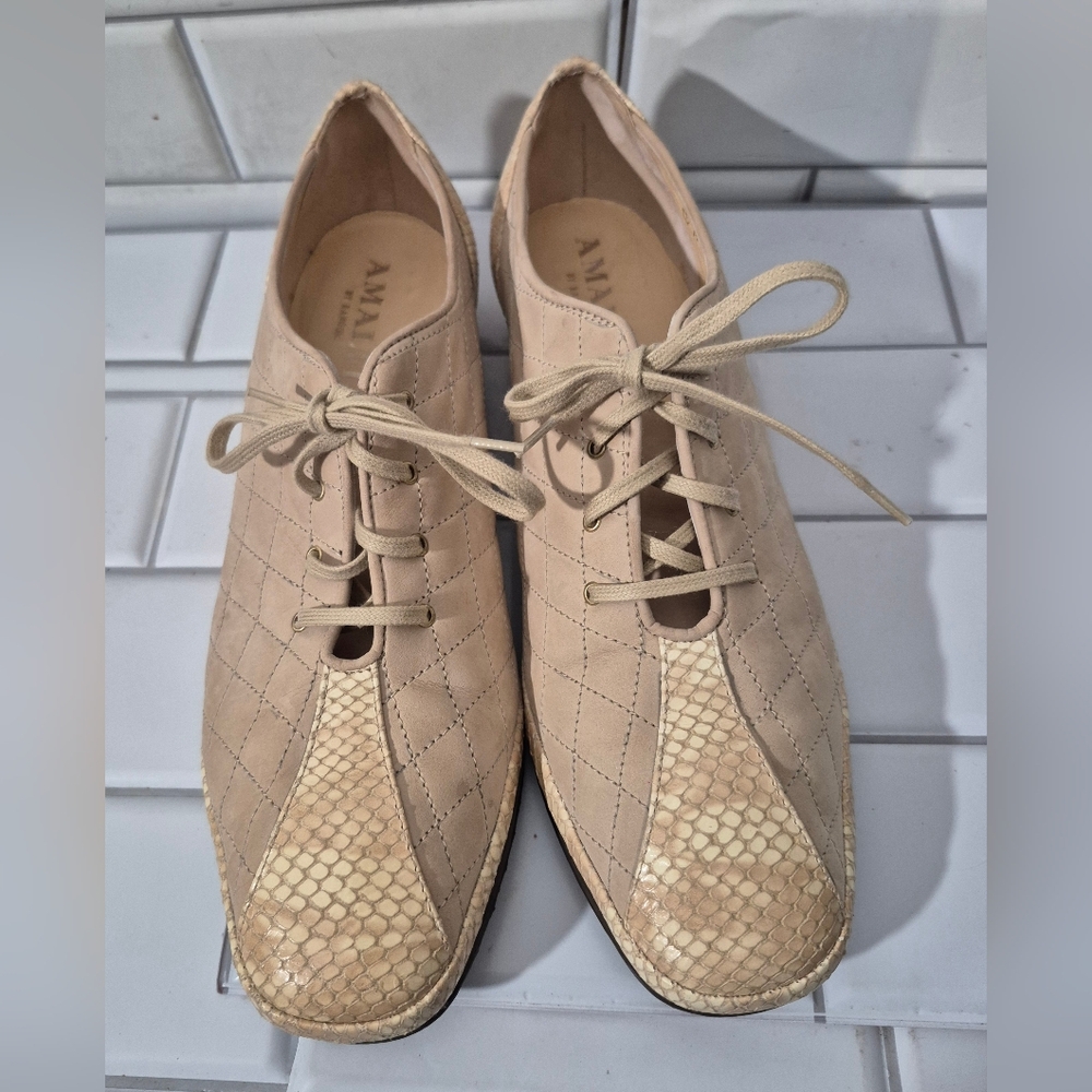 Amalfi By Rangoni Ladies Tan Quilted Leather Lace Up Fashion Sneaker Wedge Heel